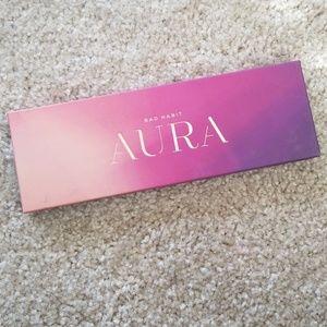 Bad Habit Aura eyeshadow